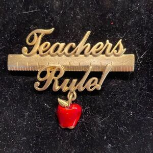 Vintage 2.3” Joanette Jewelry Teachers Rule gold tone brooch ruler enamel apple